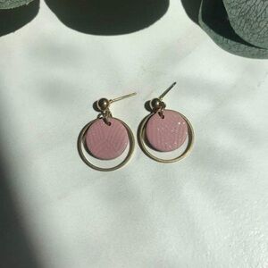 Elegant Pink and Gold Circle Earrings